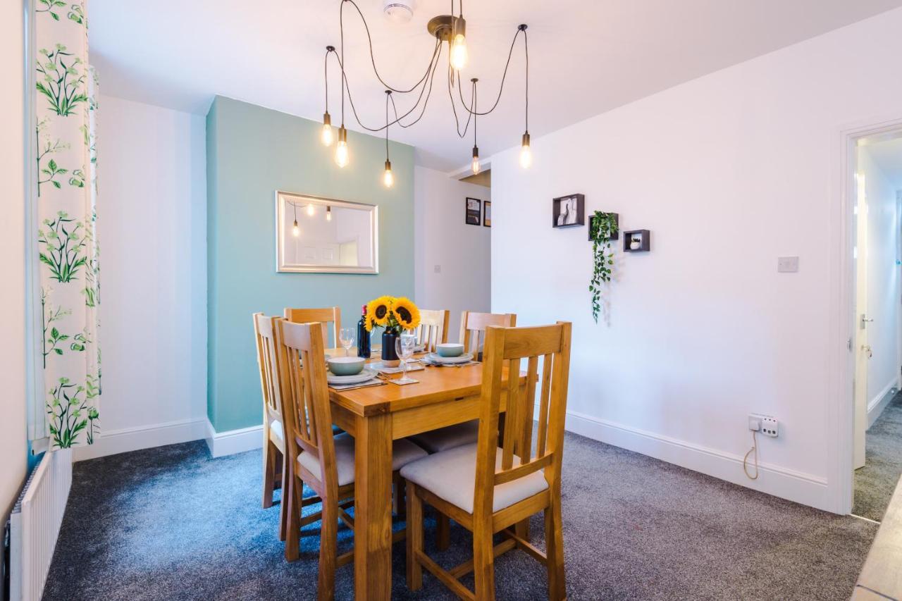 Spacious 2-Bed City-Centre Cottage In Chester By 53 Degrees Property - Ideal For Groups & Couples - Sleeps 6 Εξωτερικό φωτογραφία